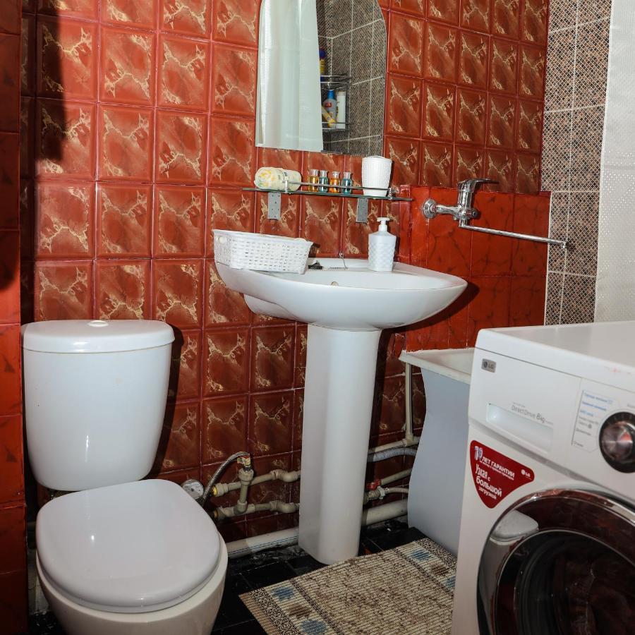 Reliablehouse 2-Х Комнатная Квартира В Центре Lägenhet Alma-Ata Exteriör bild